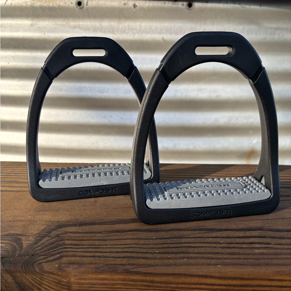 Compositi Black and Gray Stirrups Shires Premium Profile Stirrups